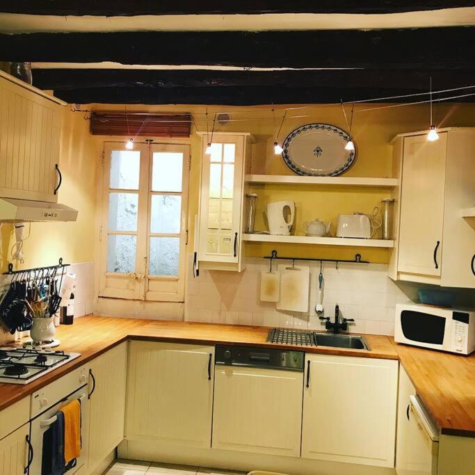 Villa Historic French Townhouse Saint-Thibéry Esterno foto
